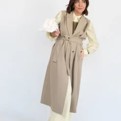 Trench Tyra