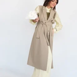 Trench Tyra